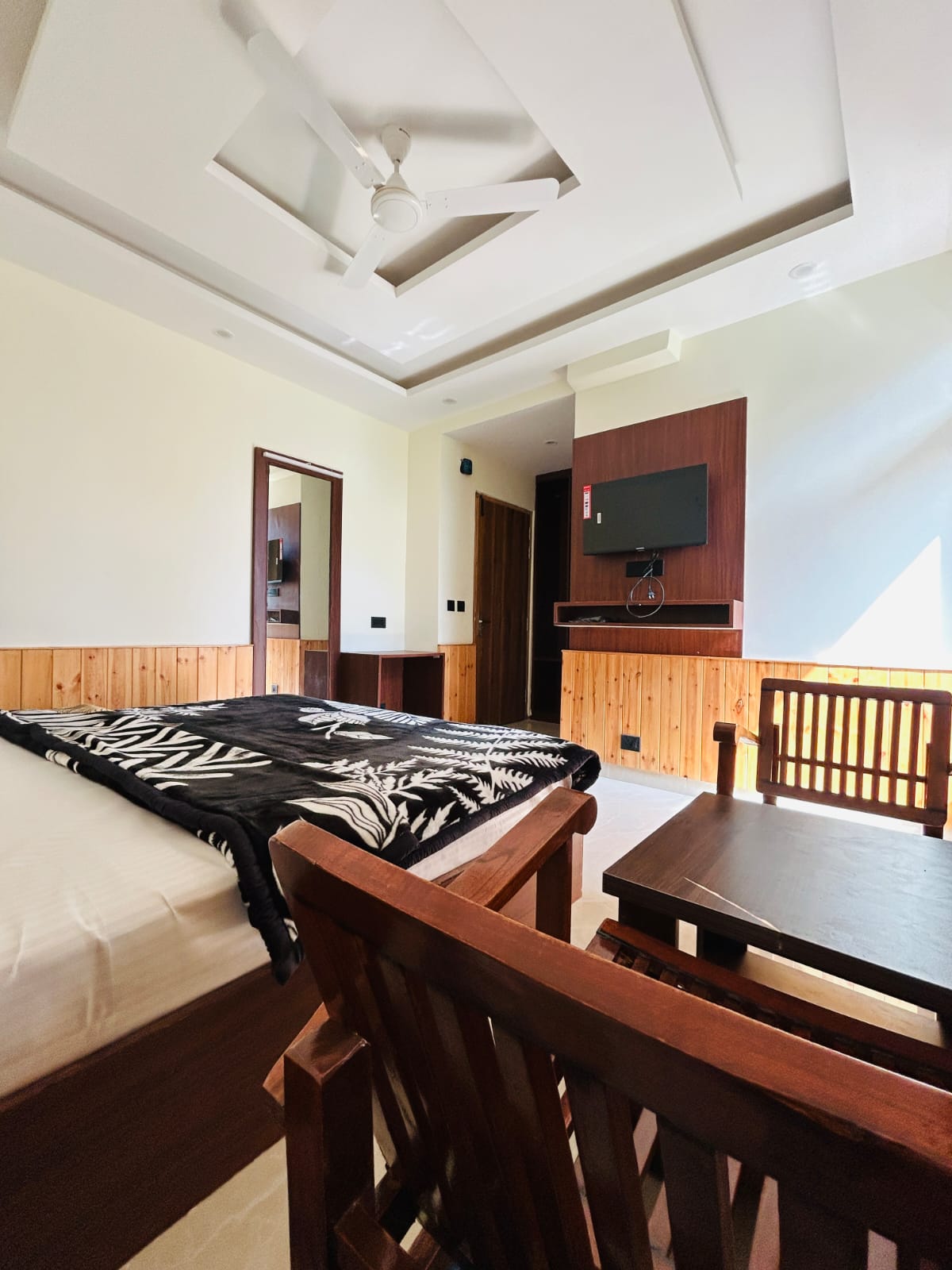 MG Hotel Manali have in house amenities